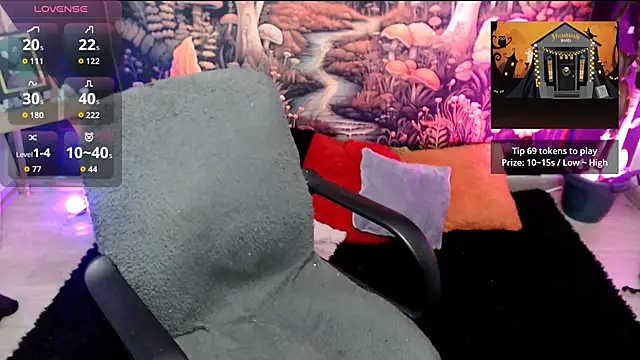 LunaBunny8 online show from October 24, 2025, 1:03 am