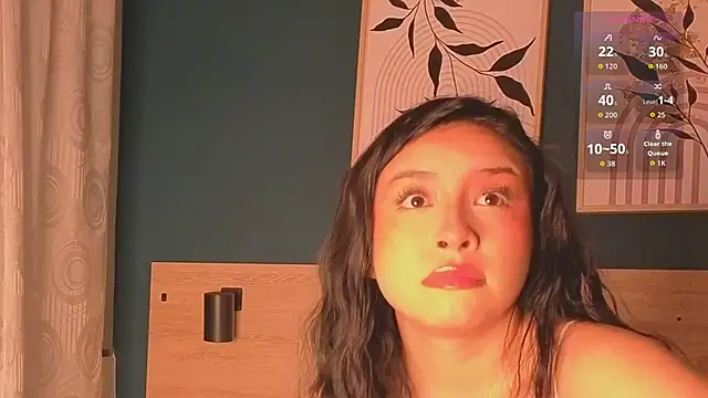 Snapshot of SarahMiler_ chatting on September 10, 2025, 11:43 am SarahMiler online show from September 10, 2025, 11:43 am