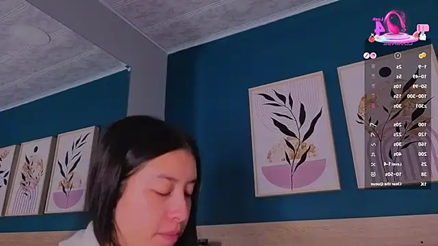 Snapshot of SarahMiler_ chatting on October 18, 2025, 11:44 am SarahMiler online show from October 18, 2025, 11:44 am