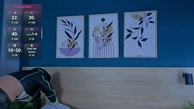 Snapshot of SarahMiler_ chatting on October 24, 2025, 11:39 am SarahMiler online show from October 24, 2025, 11:39 am