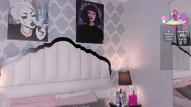 Snapshot of SarahMiler_ chatting on October 28, 2025, 7:49 pm SarahMiler online show from October 28, 2025, 7:49 pm