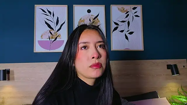 Snapshot of SarahMiler_ chatting on November 14, 2025, 7:45 pm SarahMiler online show from November 14, 2025, 7:45 pm
