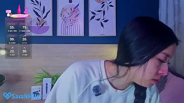 Snapshot of SarahMiler_ chatting on April 1, 2026, 12:06 pm SarahMiler online show from April 1, 2026, 12:06 pm