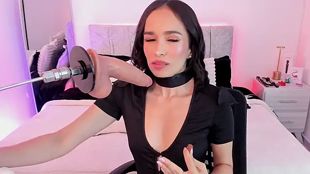 Taylormaxwell online show from October 10, 2025, 10:31 pm