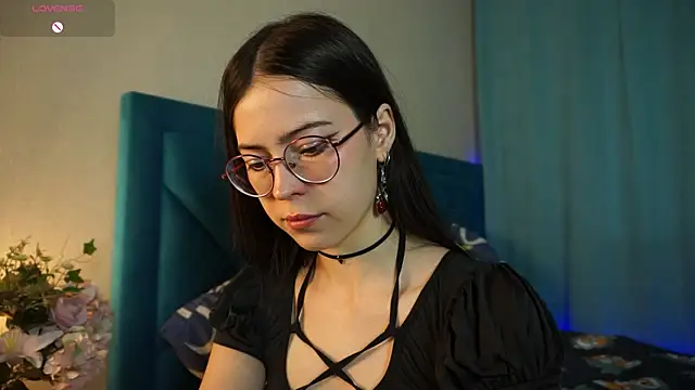 ywixos online show from September 26, 2025, 1:37 pm