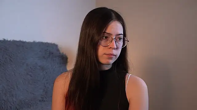 ywixos online show from December 19, 2025, 2:24 pm