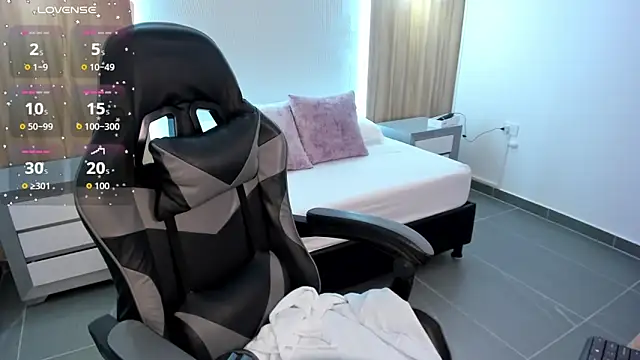 Snapshot of megara_x_ chatting on October 18, 2025, 11:38 pm megara x online show from October 18, 2025, 11:38 pm