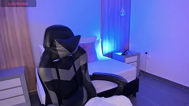 Snapshot of megara_x_ chatting on October 25, 2025, 2:52 am megara x online show from October 25, 2025, 2:52 am