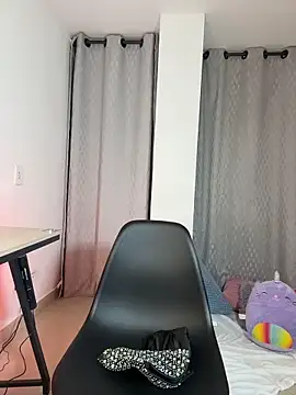 Snapshot of Mia_sweet80 chatting on February 5, 2026, 5:01 am Mia sweet80 online show from February 5, 2026, 5:01 am