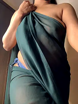 Cute-Sakhi online show from October 22, 2025, 3:23 pm