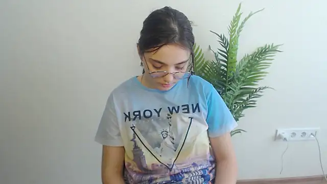 Snapshot of Sun_Shine__ chatting on May 23, 2026, 9:13 am Sun Shine online show from May 23, 2026, 9:13 am