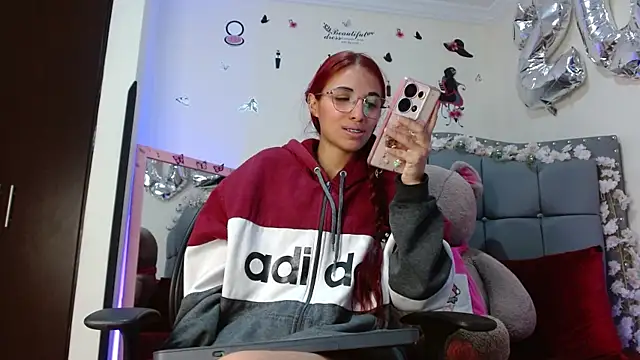 Snapshot of Kitty_Slim chatting on October 2, 2025, 1:07 pm Kitty Slim online show from October 2, 2025, 1:07 pm