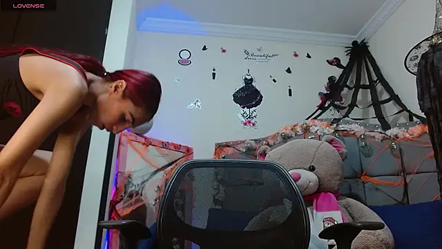 Snapshot of Kitty_Slim chatting on October 23, 2025, 1:32 pm Kitty Slim online show from October 23, 2025, 1:32 pm