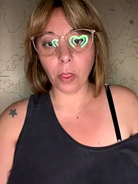 LupeLok online show from December 18, 2025, 11:33 pm