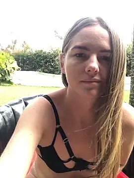 Angiehuston1 online show from September 22, 2025, 2:08 pm