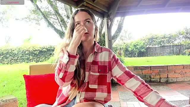 Angiehuston1 online show from April 17, 2026, 3:04 pm