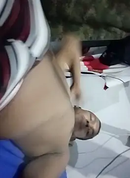 arnal32 online show from October 8, 2025, 9:40 am