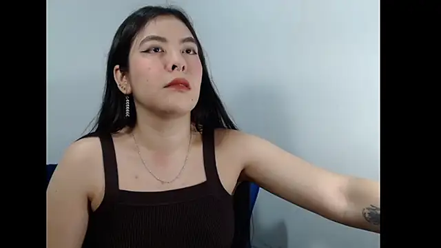 EloiseJun online show from May 1, 2026, 4:39 am