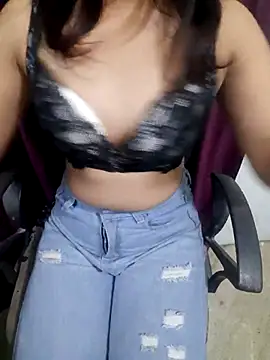 Monalisa670 online show from November 30, 2025, 5:28 pm