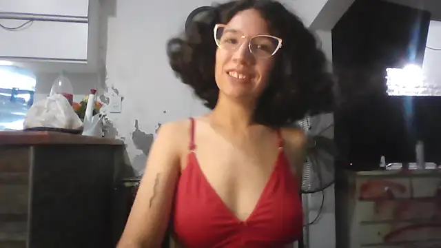 loliporomero online show from November 17, 2025, 3:45 am