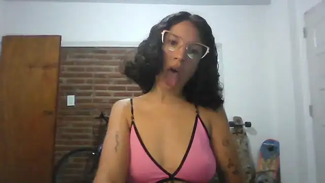 loliporomero online show from January 6, 2026, 1:31 am