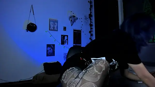 kattusauruss online show from October 26, 2025, 4:40 am