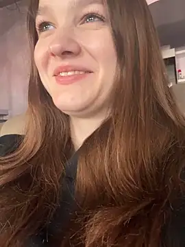 Snapshot of MichelleRoux chatting on September 19, 2025, 10:27 am MichelleRoux online show from September 19, 2025, 10:27 am