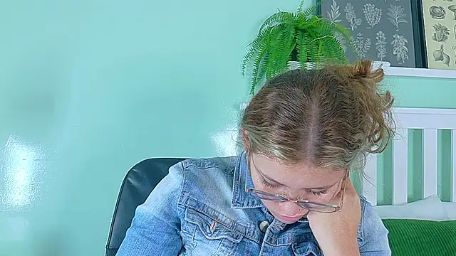 BelaMiller  online show from October 9, 2025, 11:41 am