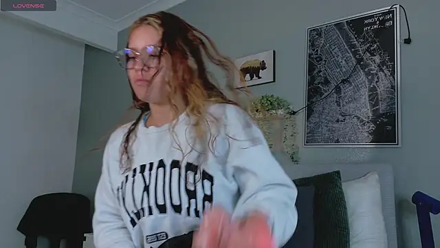 BelaMiller  online show from October 11, 2025, 11:42 am