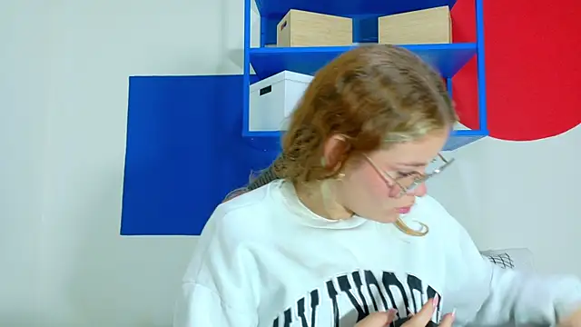 BelaMiller  online show from October 13, 2025, 11:54 am