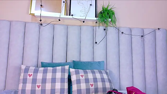 BelaMiller  online show from October 19, 2025, 11:44 am