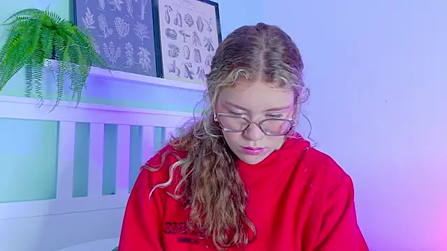 BelaMiller  online show from November 13, 2025, 11:42 am