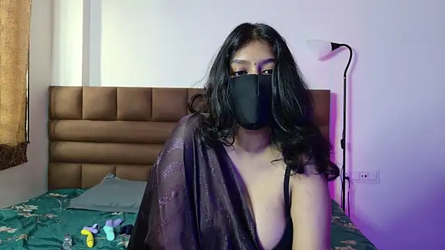 Snapshot of Gulaboo100 chatting on October 3, 2025, 6:10 am Gulaboo100 online show from October 3, 2025, 6:10 am