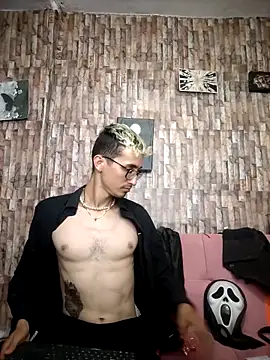 moorejhosua online show from October 19, 2025, 7:14 pm