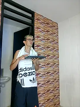 moorejhosua online show from October 27, 2025, 12:31 pm