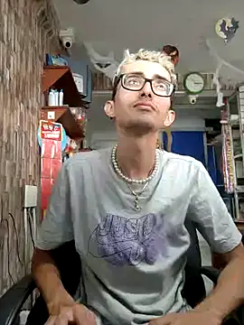 moorejhosua online show from October 29, 2025, 8:10 pm