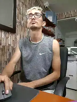 moorejhosua online show from November 5, 2025, 8:53 pm