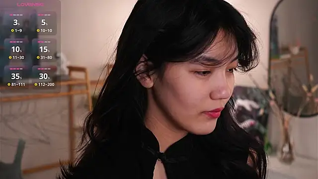 MoiraEger online show from October 11, 2025, 5:11 pm