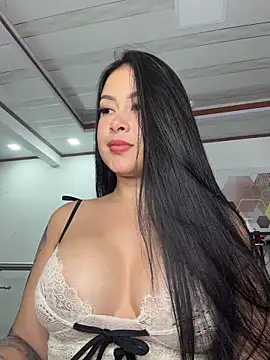 Snapshot of CrisMarulanda chatting on February 10, 2026, 4:05 am CrisMarulanda online show from February 10, 2026, 4:05 am