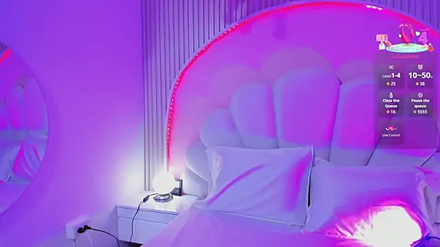 hinata dolly online show from March 31, 2026, 11:32 am