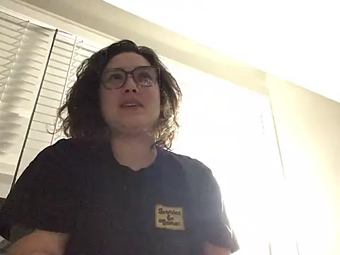 paigeycakes online show from September 16, 2025, 4:13 am