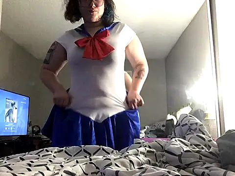 paigeycakes online show from October 22, 2025, 7:08 am