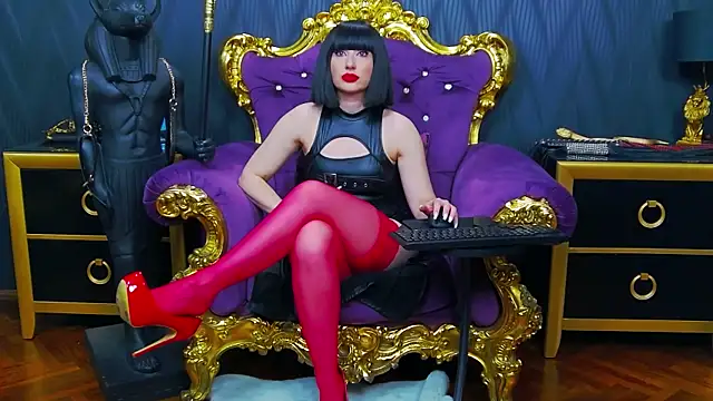 LaraMaeve online show from April 18, 2026, 5:44 am