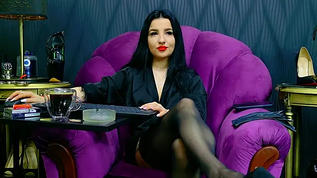 VivianReeve online show from April 4, 2026, 10:57 am