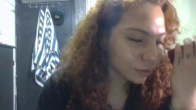Snapshot of VioletV chatting on May 23, 2026, 12:16 am VioletV online show from May 23, 2026, 12:16 am