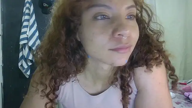 Snapshot of VioletV chatting on June 3, 2026, 12:46 am VioletV online show from June 3, 2026, 12:46 am