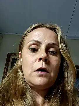 trepadorgalhudo online show from November 18, 2025, 7:35 am