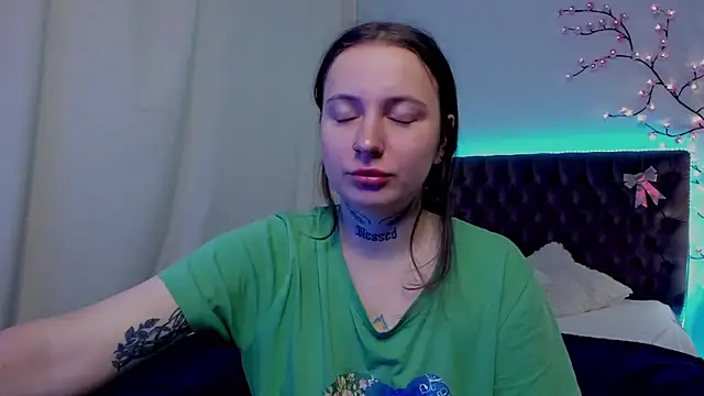 LilaVame online show from September 30, 2025, 12:43 pm