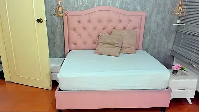 lissa jhonsoon online show from May 12, 2026, 3:03 am