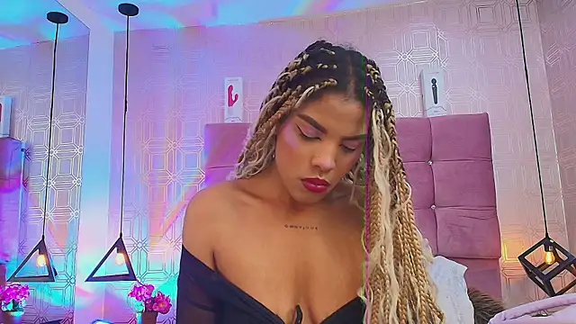 LexieBloom online show from October 7, 2025, 3:58 am